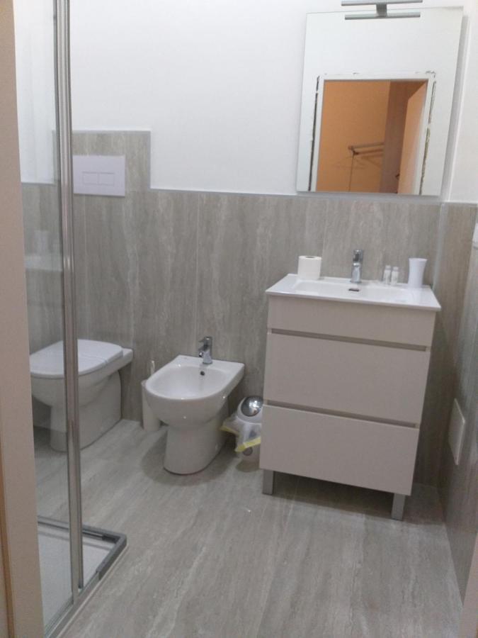 Sant'Adriana Apartment เรจโจ ดี คาลาเบีย ภายนอก รูปภาพ