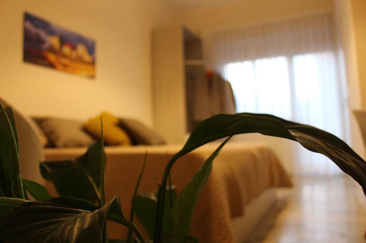 Sant'Adriana Apartment เรจโจ ดี คาลาเบีย ภายนอก รูปภาพ