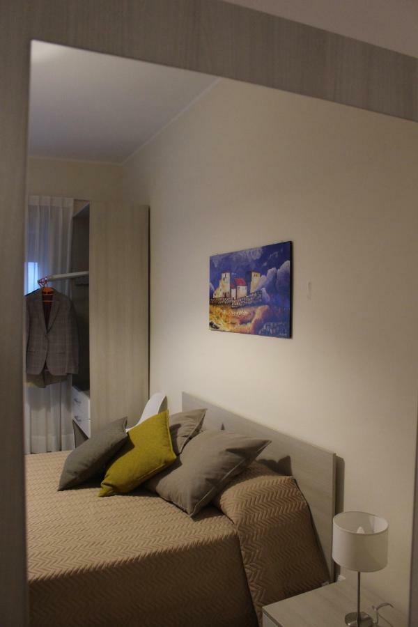 Sant'Adriana Apartment เรจโจ ดี คาลาเบีย ภายนอก รูปภาพ